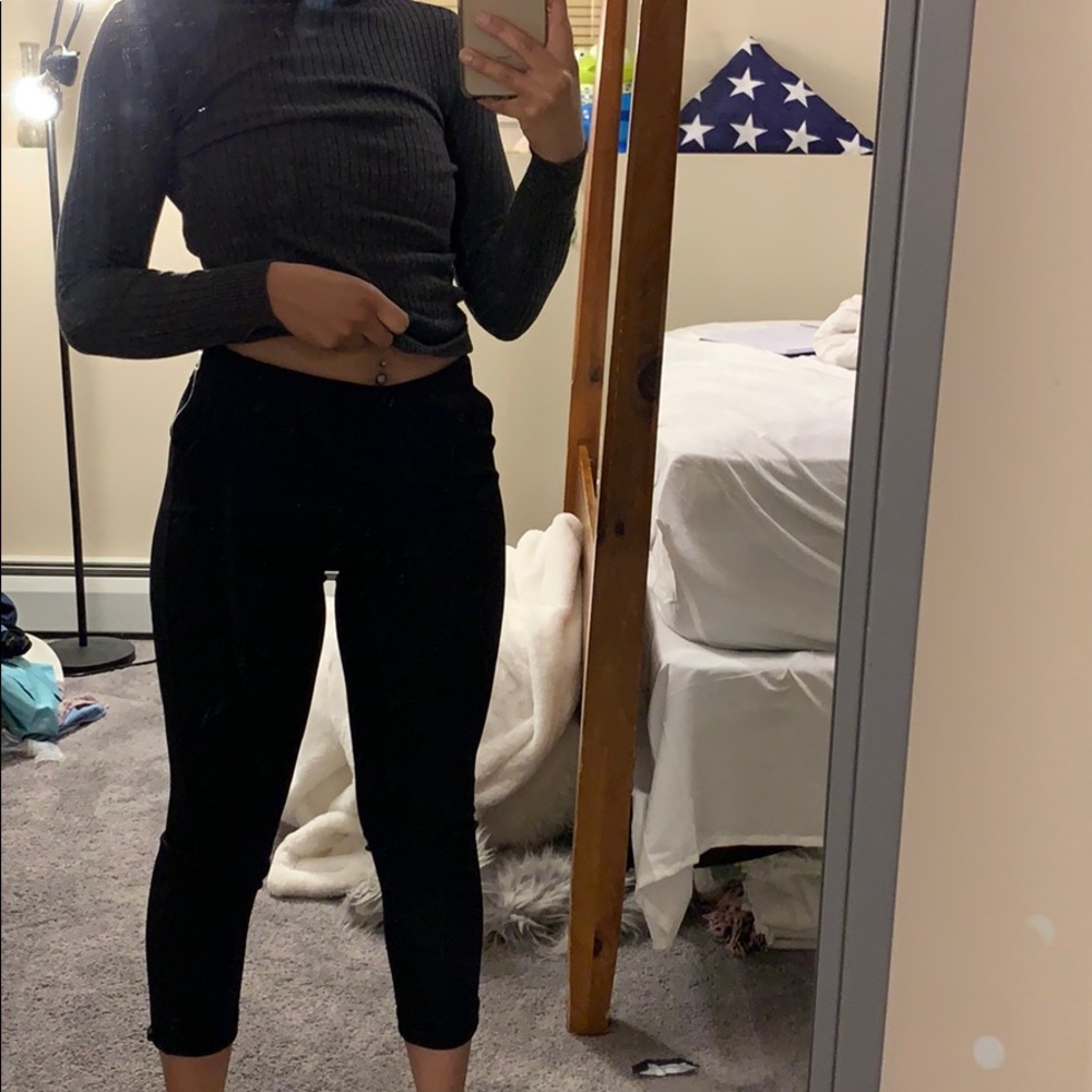 Black tapered pants